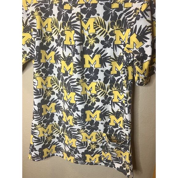 Men's Tellum and Chop White Michigan Wolverines Floral Button-Up Shirt Size XS - Picture 10 of 13
